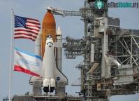 Ảnh NASA hoãn phóng tàu con thoi vào phút chót