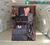 Ảnh Stephen Hawking sẽ "nếm thử" không trọng lượng