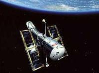 Ảnh NASA tìm cách cứu kính thiên văn Hubble