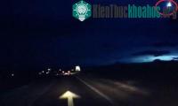 Ảnh Cầu lửa rực sáng trời đêm Scotland