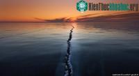 Ảnh Vết nứt kỳ bí giữa hồ nước ngọt lớn nhất thế giới