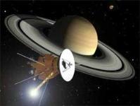 Ảnh Tàu Cassini gửi ảnh chụp mặt trăng Dione của sao Thổ