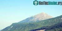 Ảnh Tín đồ tận thế hướng về núi thần bí tại Serbia