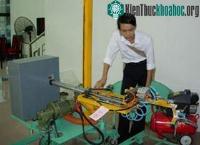 Ảnh Robot sơn tường tự động của một học sinh