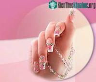 Ảnh Sơn và dùng móng tay giả có hại tới sức khoẻ