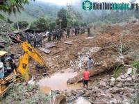 Ảnh Mưa lớn gây ra hai vụ lở đất kinh hoàng, 150 người bị chôn vùi