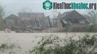 Ảnh Lốc tàn phá Quảng Bình, 2 người chết, 21 người bị thương