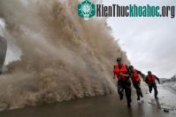 Ảnh Hơn nửa triệu người Trung Quốc chạy bão lớn