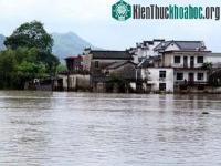 Ảnh Mưa lớn kéo dài tại Trung Quốc, khiến 15 người chết