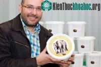Ảnh CH Czech: Bán phân voi làm quà lưu niệm