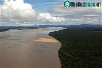Ảnh Venezuela nhờ Cuba hô mưa gọi gió