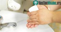 Ảnh Học sinh lớp 10 chế tạo xà phòng diệt khuẩn từ lá trầu không