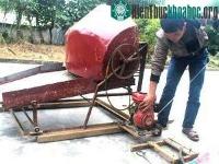 Ảnh Máy tuốt lúa cải tiến di chuyển trên mọi địa hình