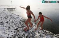 Ảnh Người Siberia tắm nước lạnh cóng giữa trời âm độ