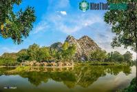 Ảnh Mùa lúa chín vàng dưới chân núi Trầm ở ngoại ô Hà Nội