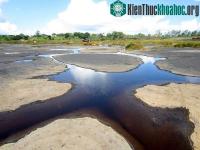 Ảnh Chiêm ngưỡng cảnh tượng siêu thực ở hồ hắc ín lớn nhất thế giới