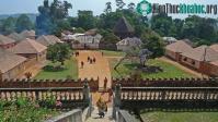 Ảnh Cung điện xây bằng gạch đỏ của vị vua được thừa kế 72 người vợ từ cha