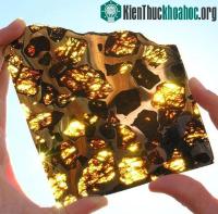 Ảnh Thiên thạch cực "khủng" lóng lánh hơn cả vàng ròng