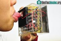 Ảnh Nhật phát minh máy giúp bạn ăn thực phẩm "ảo" nhưng cảm nhận được vị "thật"