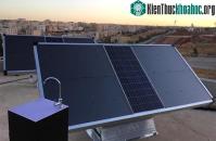 Ảnh Tấm pin Mặt Trời có khả năng lọc nước thẳng từ không khí
