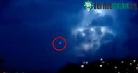 Ảnh Video: UFO phát sáng trong bão sấm sét ở Brazil