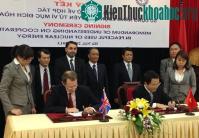 Ảnh Việt Nam hợp tác với Anh trong vấn đề sử dụng hạt nhân vì hòa bình