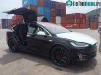 Ảnh Chiếc ôtô điện Tesla Model X đầu tiên về tới Việt Nam