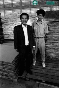 Ảnh Cuộc sống ở Chợ Lớn vào năm 1991 qua ảnh Patrick Zachmann (Phần 2)