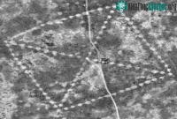 Ảnh Nhà kinh tế học đã khám phá ra "hình vuông bí ẩn" tại Kazakhstan bằng Google Earth