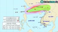 Ảnh Bão Hato ngoài biển Đông, gây mưa lớn cho Bắc Bộ