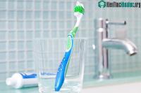 Ảnh Thói quen xấu khiến cho gián thường xuyên bò lên bàn chải của bạn