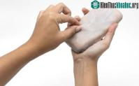 Ảnh Chế tạo Smartphone có vỏ giống da người, biết rùng mình