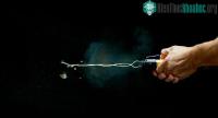 Ảnh Cảnh sát Mỹ đã sử dụng súng trói nghi phạm giống vũ khí của Batman