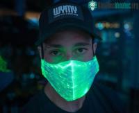 Ảnh Nhà khoa học MIT đã phát triển những chiếc khẩu trang tự động phát sáng khi dính virus corona