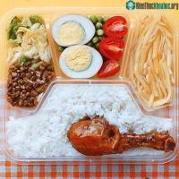 Ảnh Có nên cho hộp nhựa để gắn nhãn "an toàn" vào lò vi sóng?