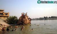 Ảnh Nóng gần 52 độ C, dân khu Baghdad không dám ra ngoài đường