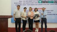 Ảnh Học sinh Việt tự làm mũ cách ly di động sáng tạo