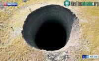 Ảnh Hố sụt khổng lồ bất ngờ đã xuất hiện ở Siberia