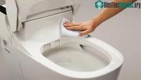 Ảnh Panasonic đã biến đổi những chiếc bồn cầu sứ trở thành bồn cầu nhựa chống bám bẩn như thế nào