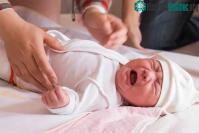 Ảnh Trẻ sơ sinh ngủ chập chờn kéo dài khoảng bao lâu? có đáng lo không?