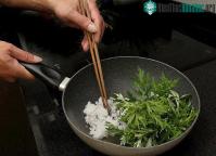 Ảnh Muối hạt kết hợp ngải cứu giảm đau vai gáy hiệu quả