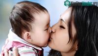 Ảnh Cảnh báo những căn bệnh đáng sợ lây qua nụ hôn, cha mẹ phải đặc biệt chú ý