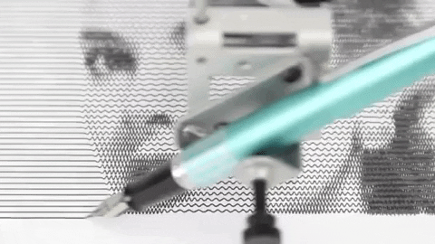 Ảnh Robot viết tay siêu tinh xảo này chính là cứu tinh của những người viết chữ xấu