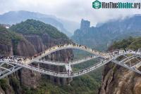 Ảnh Cầu kính uốn cong cũng kích thích được cảm giác mạnh, lạ đến "khó tin" ở Trung Quốc