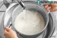 Ảnh Chuyên gia Ấn Độ hướng dẫn 4 bước ngâm gạo trước khi nấu cơm mang lại lợi ích bất ngờ