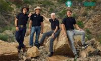 Ảnh Jeff Bezos bay lên được rìa vũ trụ thành công