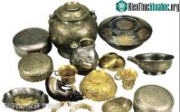 Ảnh Hầm rượu cổ có chứa hàng ngàn cổ vật ẩn giấu chiếc cốc tàn phế lại là "báu vật trời ban"