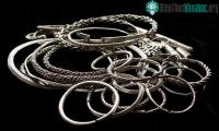 Ảnh Phát hiện kho trang sức bạc 900 năm tuổi bị chôn vùi dưới lòng đất