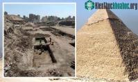 Ảnh Những dòng chữ kỳ lạ trong tàn tích 2.400 năm tuổi trong ngôi đền pharaoh
